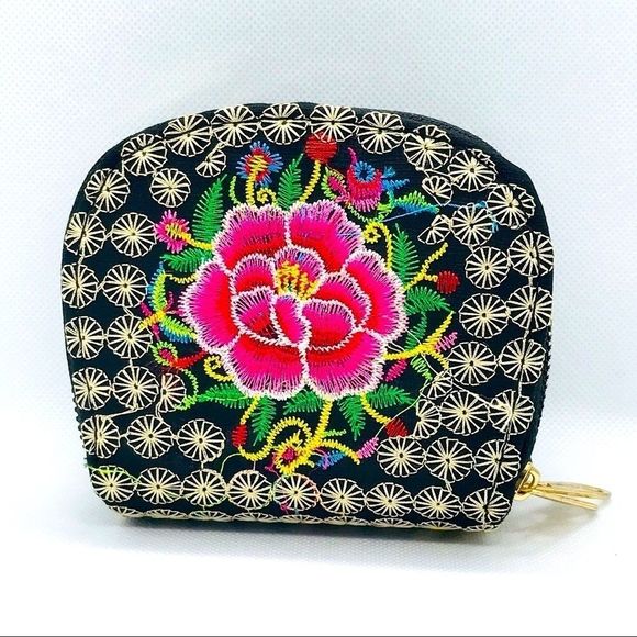 💥Free with Purchase💥 NWOT Floral Embroidered Black & Pink Double Zipper Wallet - Picture 2 of 10